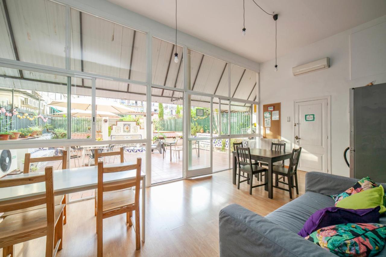 Fabrizzios Terrace Hostel برشلونة المظهر الخارجي الصورة