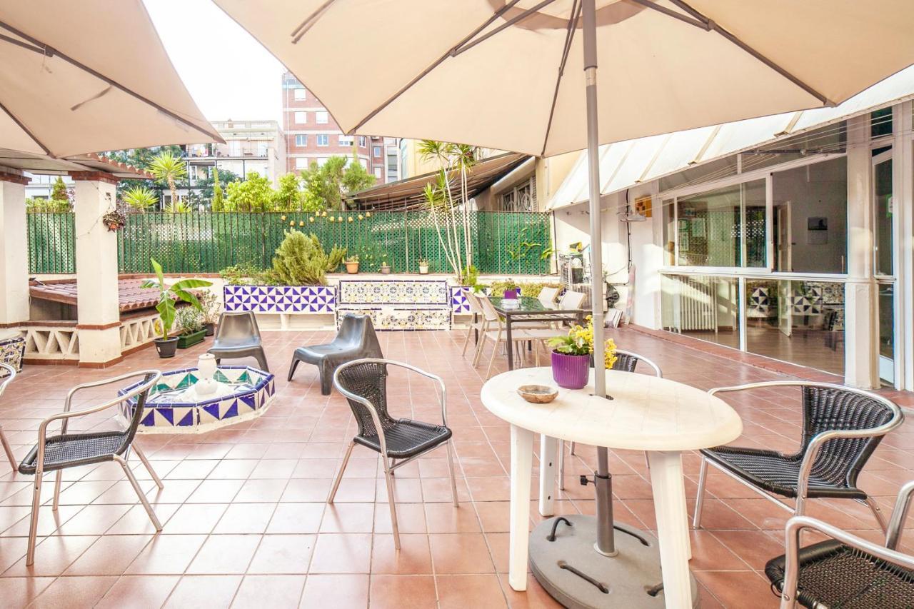 Fabrizzios Terrace Hostel برشلونة المظهر الخارجي الصورة