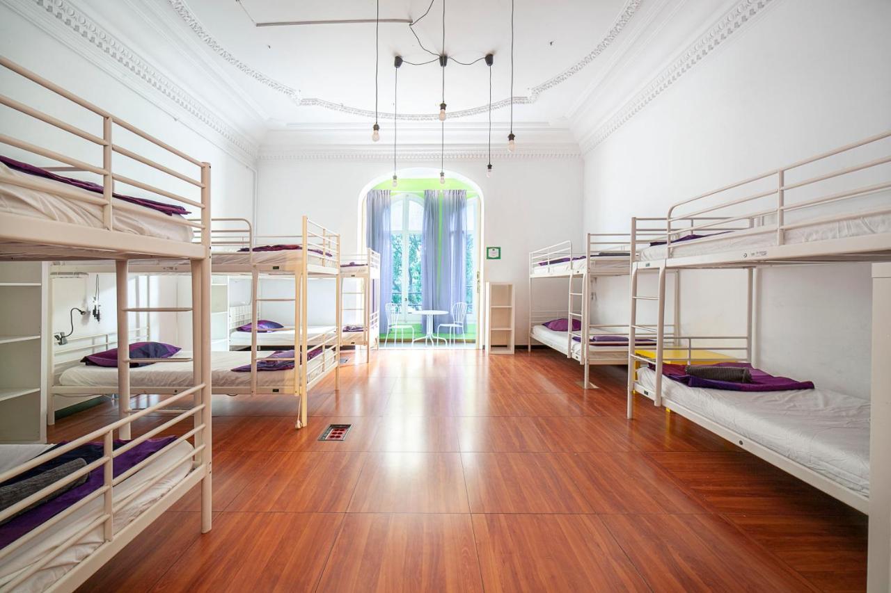 Fabrizzios Terrace Hostel برشلونة المظهر الخارجي الصورة