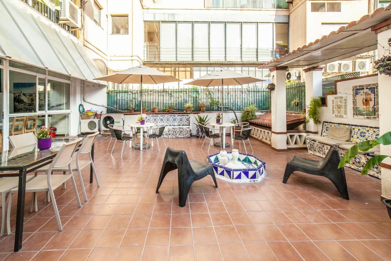 Fabrizzios Terrace Hostel برشلونة المظهر الخارجي الصورة