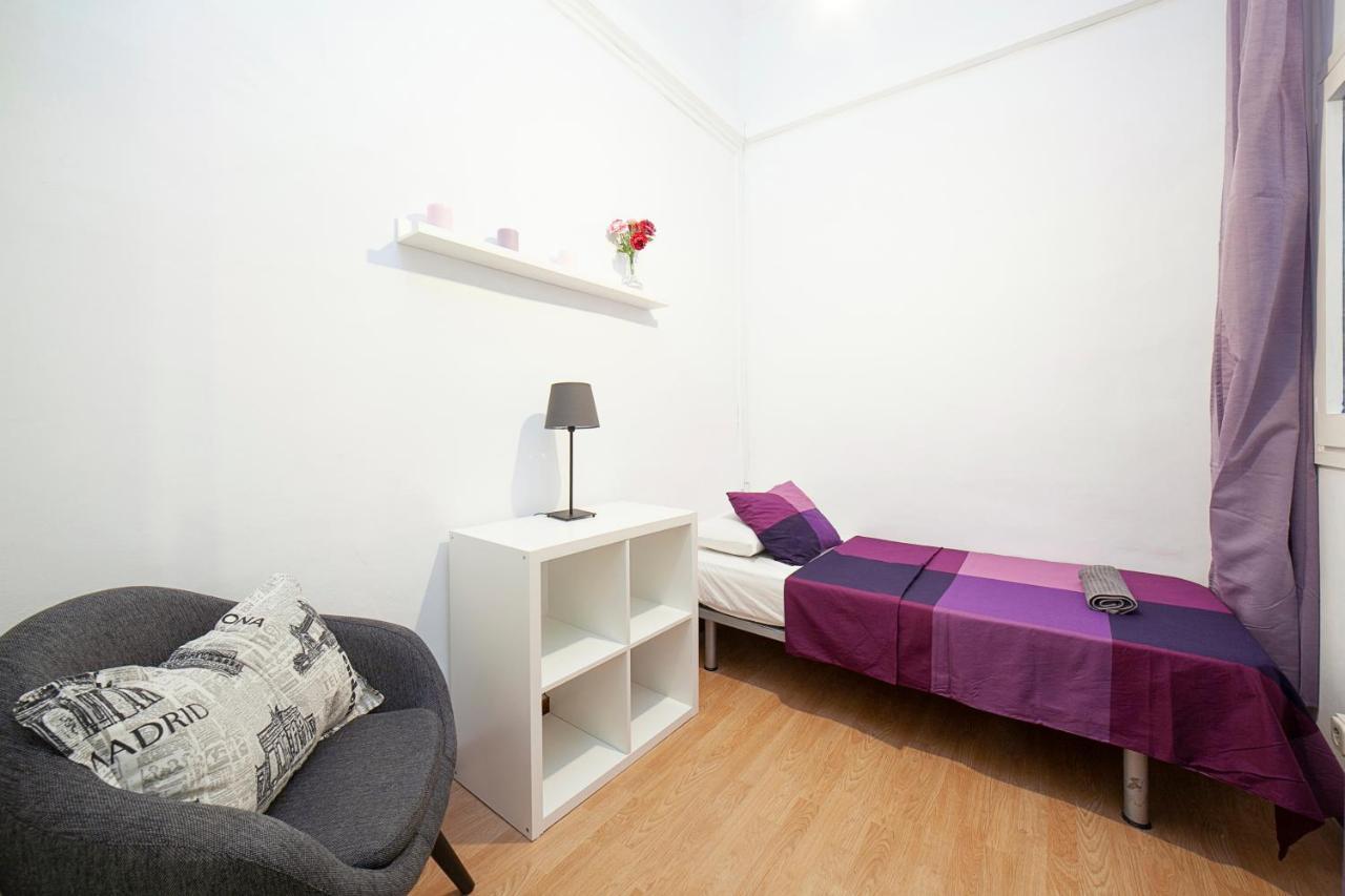 Fabrizzios Terrace Hostel برشلونة الغرفة الصورة